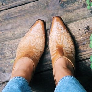 Charlie 1 Horse leather mules